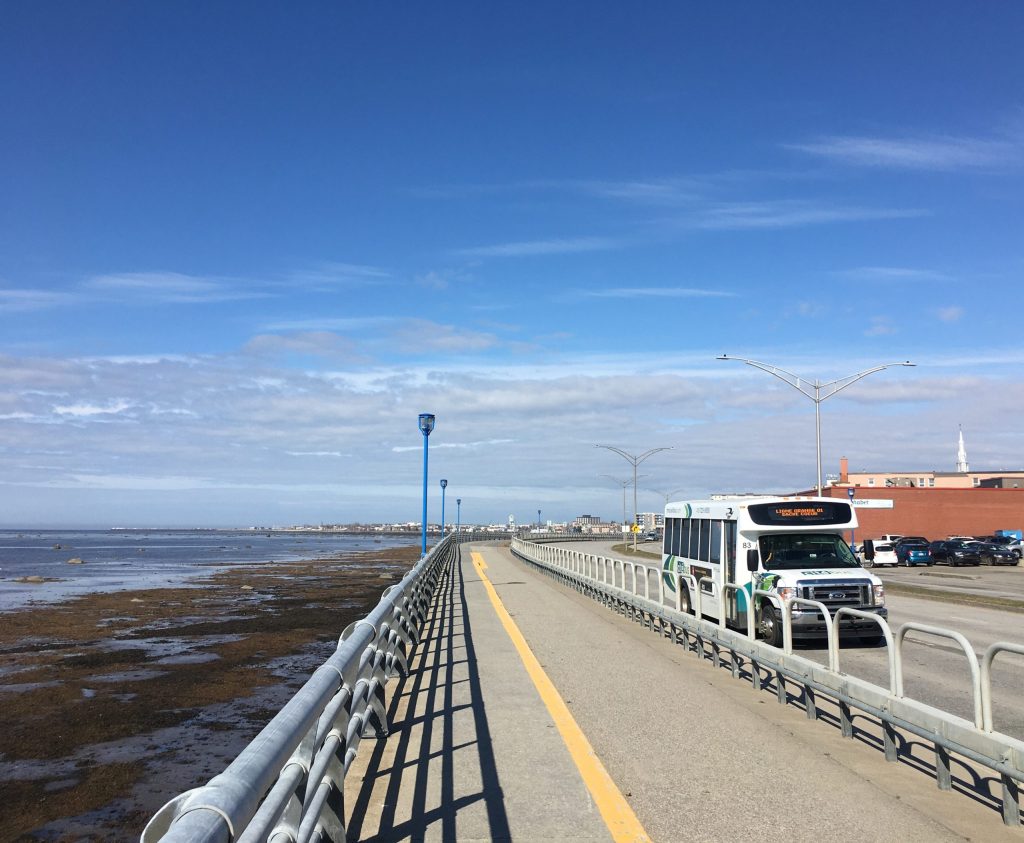 Navette de la Société des Transports de Rimouski en front de mer
Crédits photo : Julia Frotey, 2022